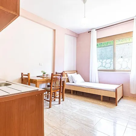 Apartment Radhima Res 6 - One Bedroom W Kitchen